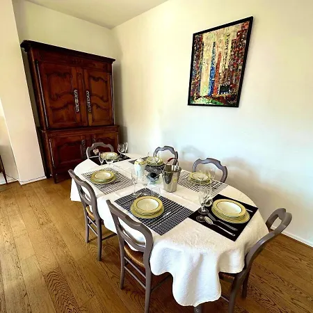 Le Grand Rockefeller Parvis De La Cathedrale De رانس