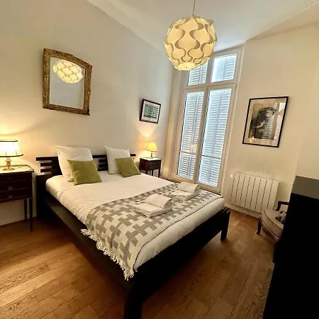 Le Grand Rockefeller Parvis De La Cathedrale De