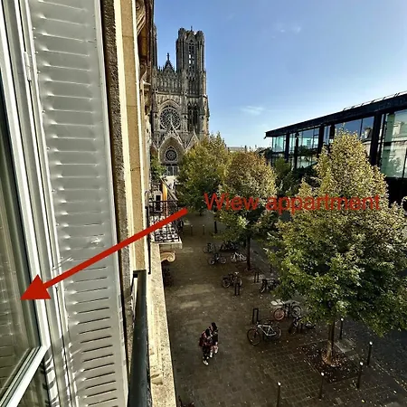 Le Grand Rockefeller Parvis De La Cathédrale De * Reims