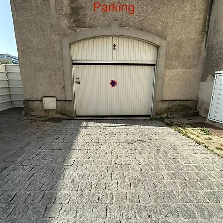 Le Grand Rockefeller Parvis De La Cathedrale De